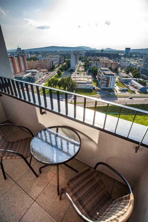 Air-Conditioned City View Apartment 24H Check-In Bratislava Bagian luar foto