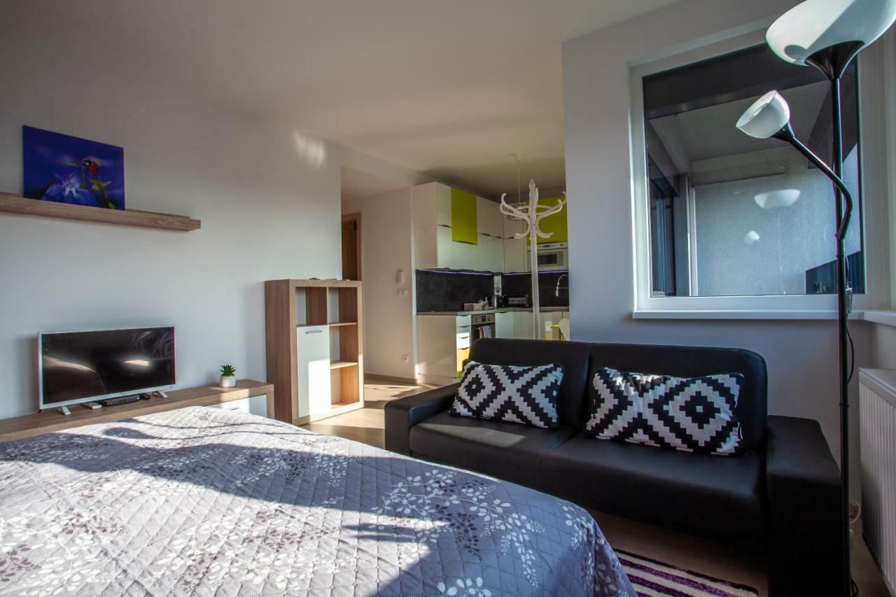 Air-Conditioned City View Apartment 24H Check-In Bratislava Bagian luar foto
