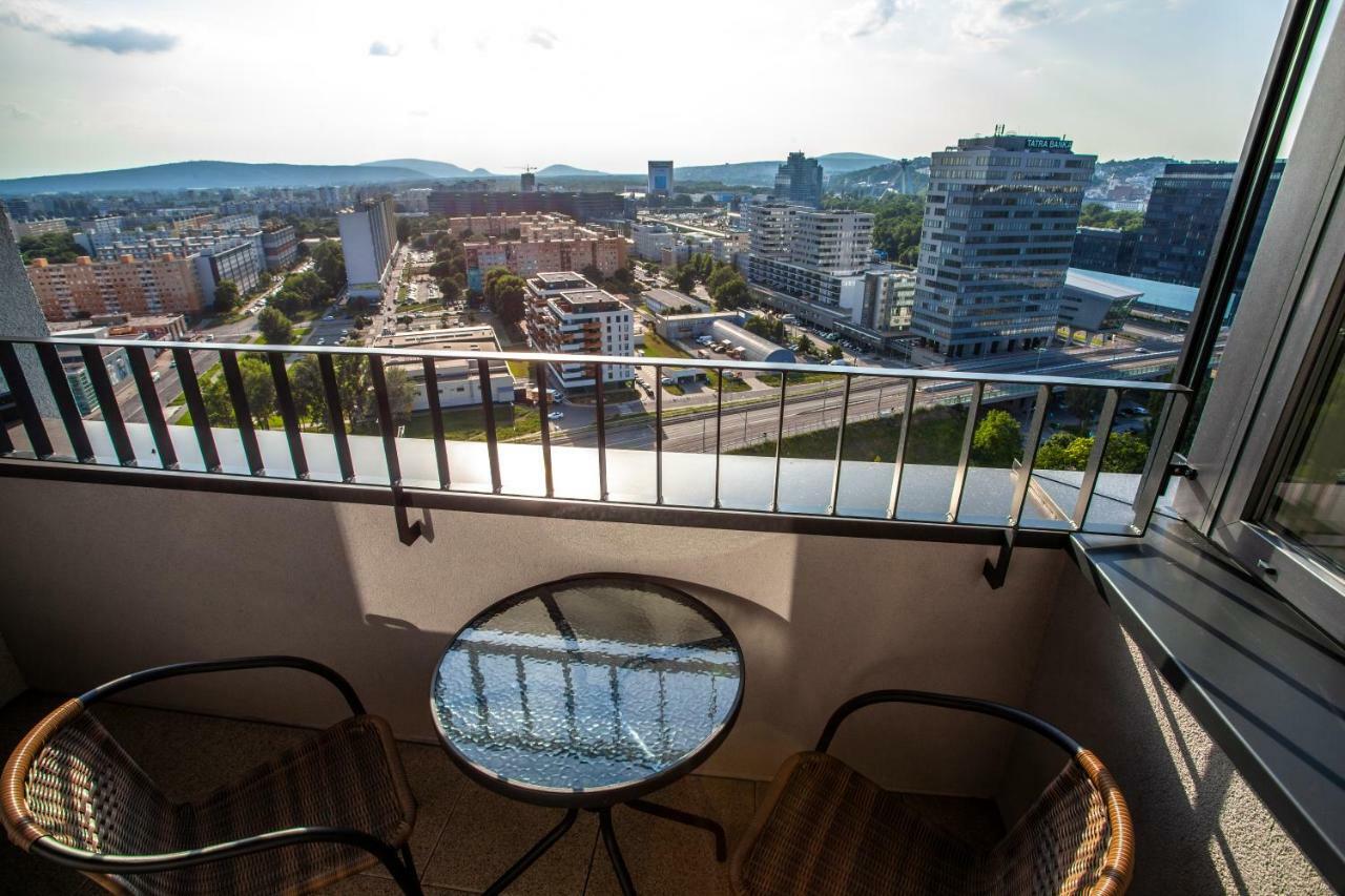 Air-Conditioned City View Apartment 24H Check-In Bratislava Bagian luar foto