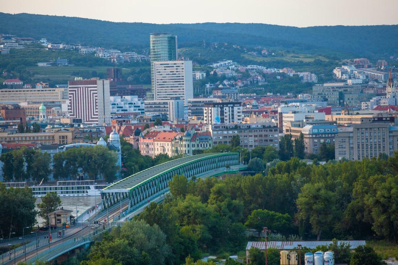 Air-Conditioned City View Apartment 24H Check-In Bratislava Bagian luar foto