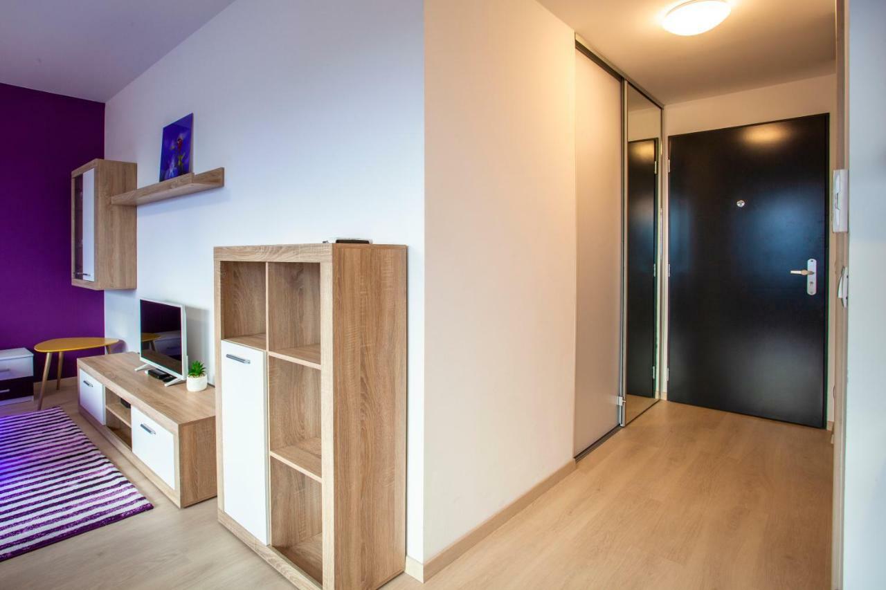 Air-Conditioned City View Apartment 24H Check-In Bratislava Bagian luar foto
