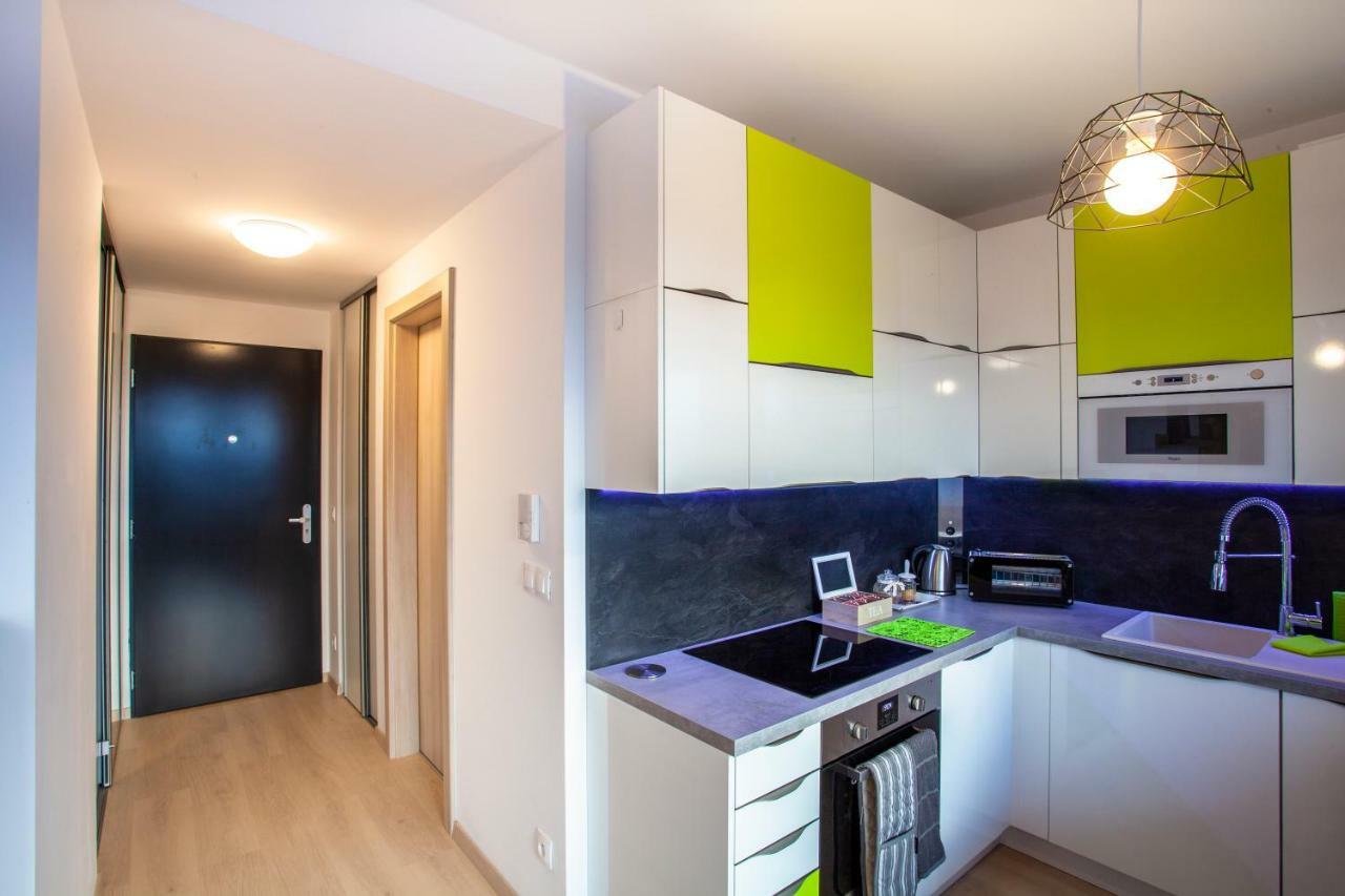 Air-Conditioned City View Apartment 24H Check-In Bratislava Bagian luar foto